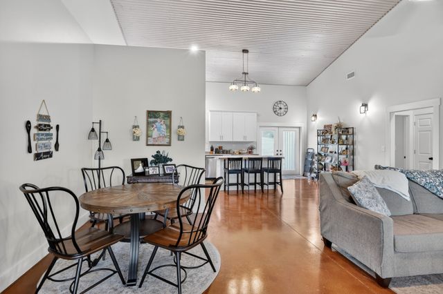 142 Mount Vernon Rd, Bethpage, TN 37022