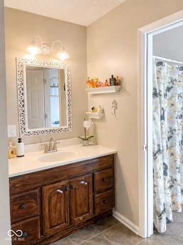 937 Ardsley Drive, Indianapolis, IN 46234