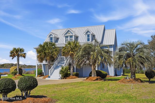 5 Osprey Circle, Sneads Ferry, NC 28460