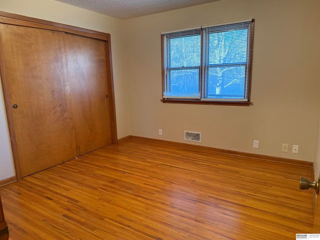 5052 Arcadia Avenue, Omaha, NE 68104