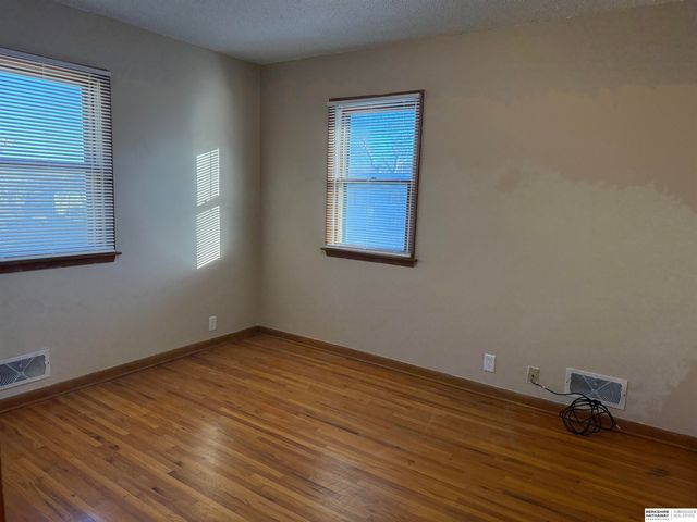 5052 Arcadia Avenue, Omaha, NE 68104