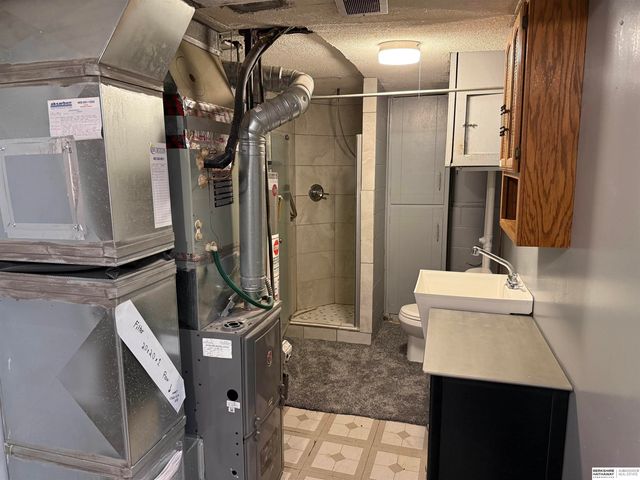 5052 Arcadia Avenue, Omaha, NE 68104