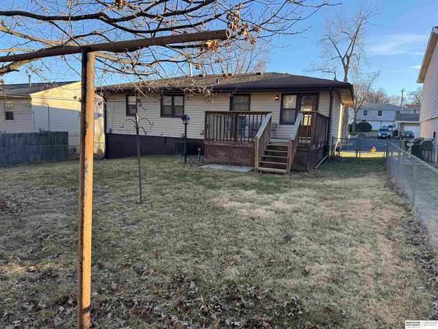 5052 Arcadia Avenue, Omaha, NE 68104