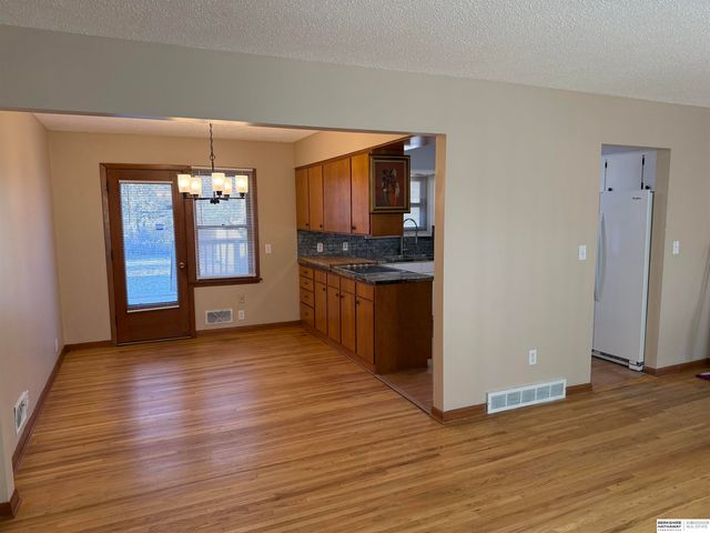 5052 Arcadia Avenue, Omaha, NE 68104