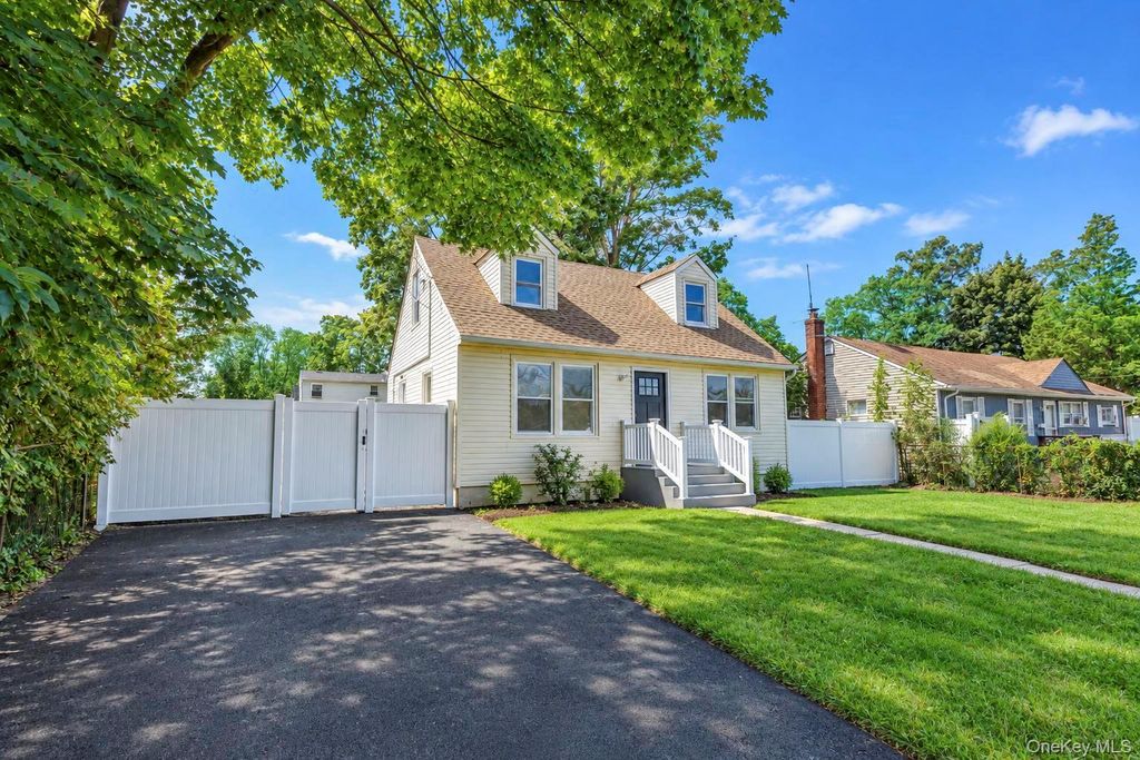 130 Elk Street, Wyandanch, NY 11798 — photo 2