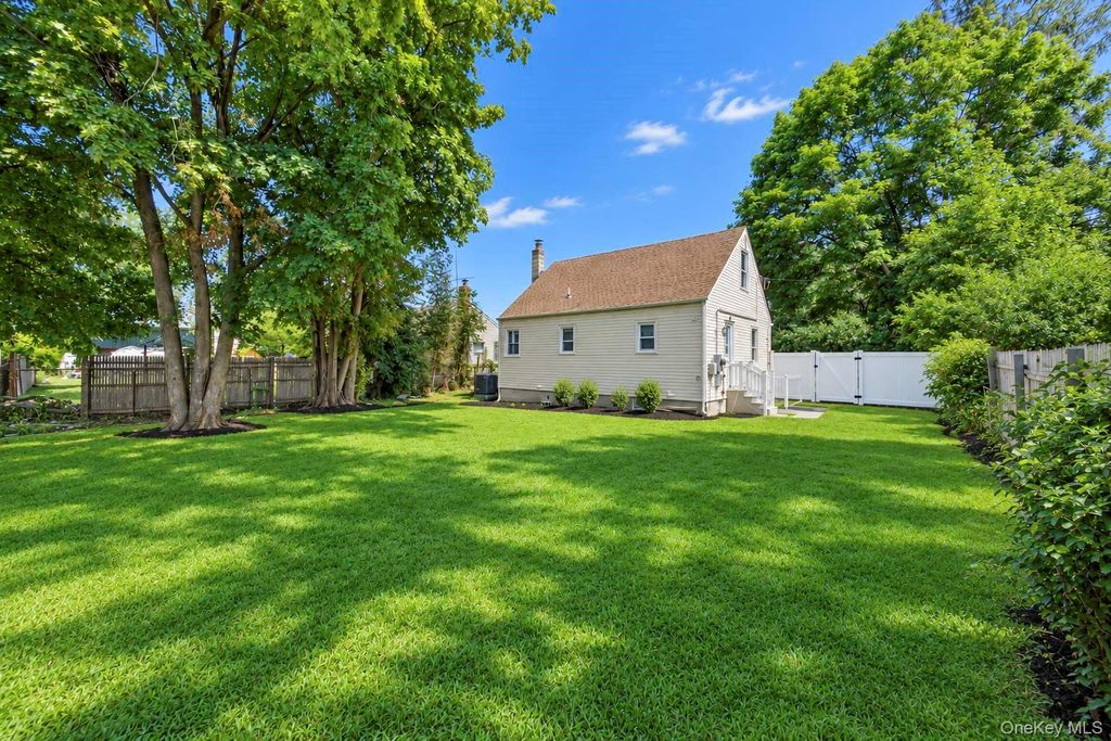 130 Elk Street, Wyandanch, NY 11798 — photo 5