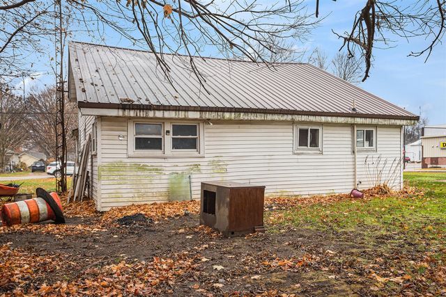 207 S Capital Avenue, Athens, MI 49011