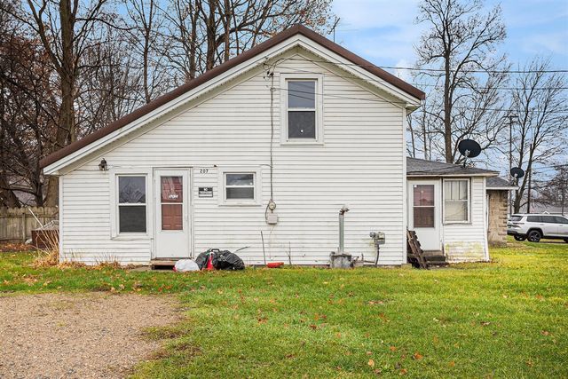 207 S Capital Avenue, Athens, MI 49011
