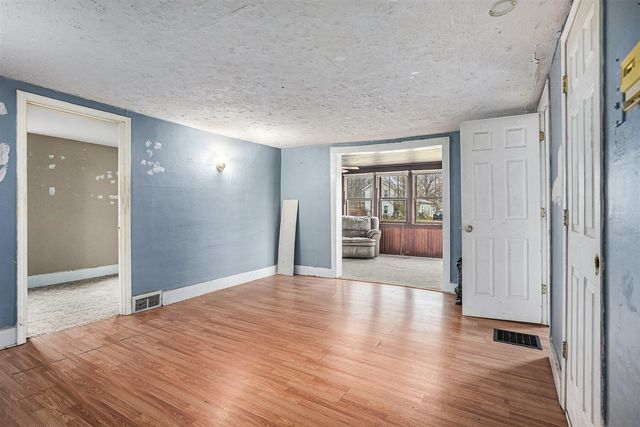 207 S Capital Avenue, Athens, MI 49011