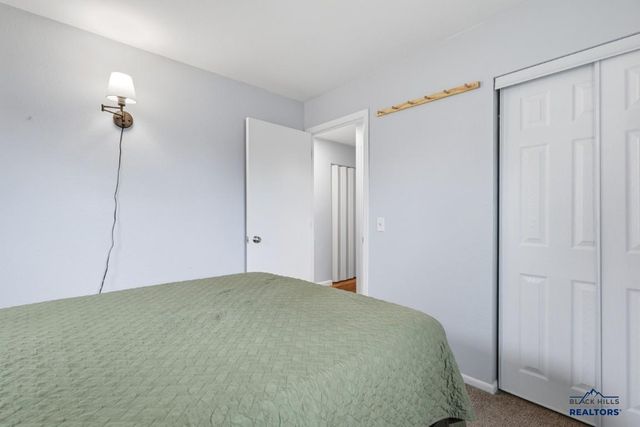 711 E OAKLAND, Rapid City, SD 57701