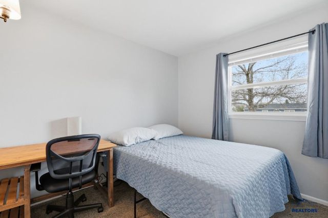 711 E OAKLAND, Rapid City, SD 57701