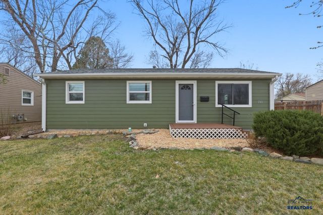 711 E OAKLAND, Rapid City, SD 57701