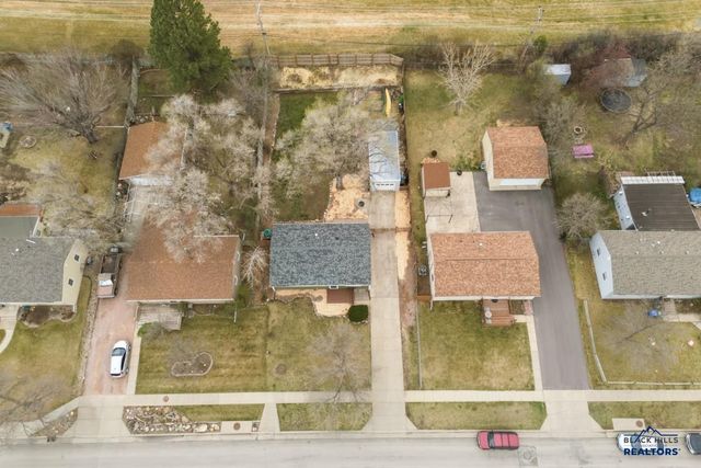 711 E OAKLAND, Rapid City, SD 57701