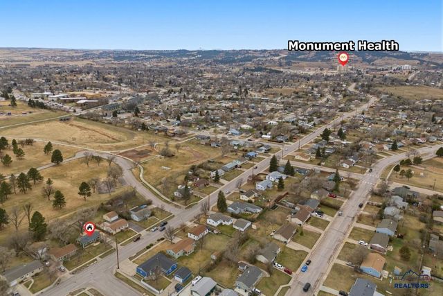 711 E OAKLAND, Rapid City, SD 57701