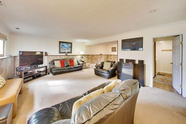 1009 Beverly Court, Lombard, IL 60148