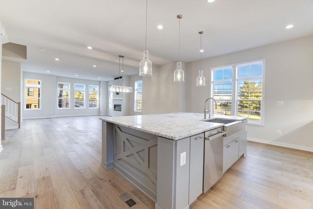 43920 LUDWELL FARM SQ, Ashburn, VA 20147