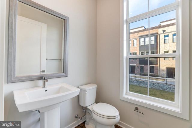 43920 LUDWELL FARM SQ, Ashburn, VA 20147