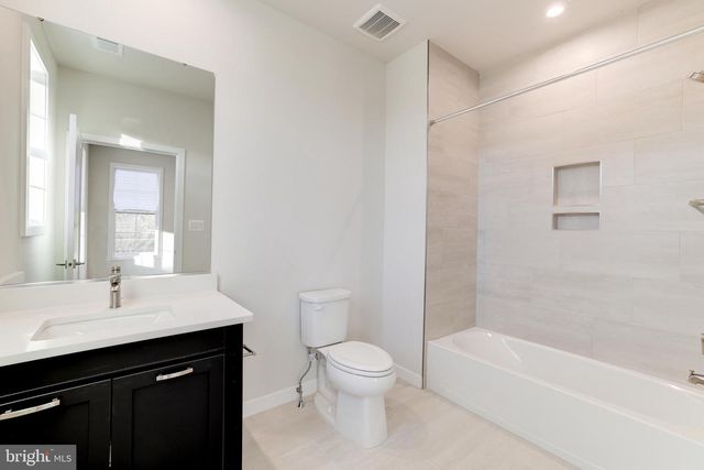43920 LUDWELL FARM SQ, Ashburn, VA 20147