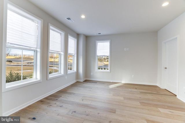 43920 LUDWELL FARM SQ, Ashburn, VA 20147