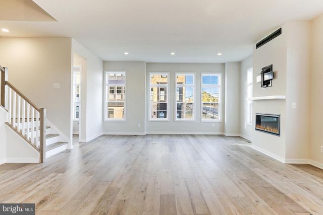 43920 LUDWELL FARM SQ, Ashburn, VA 20147