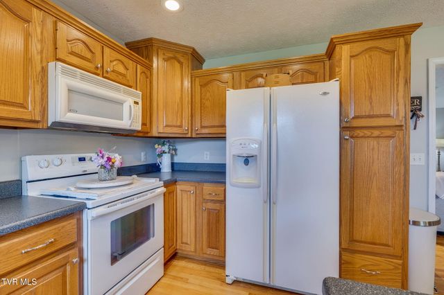 442 Grey Fox Drive, Church Hill, TN 37642