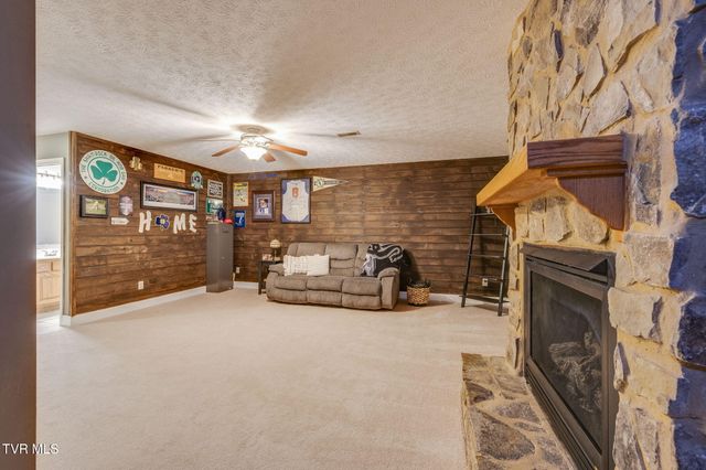 442 Grey Fox Drive, Church Hill, TN 37642