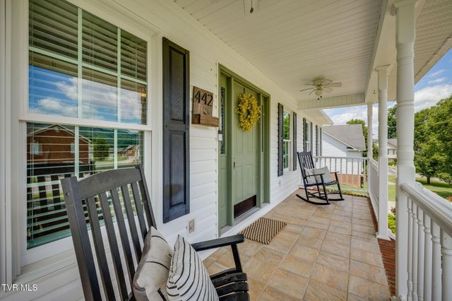 442 Grey Fox Drive, Church Hill, TN 37642