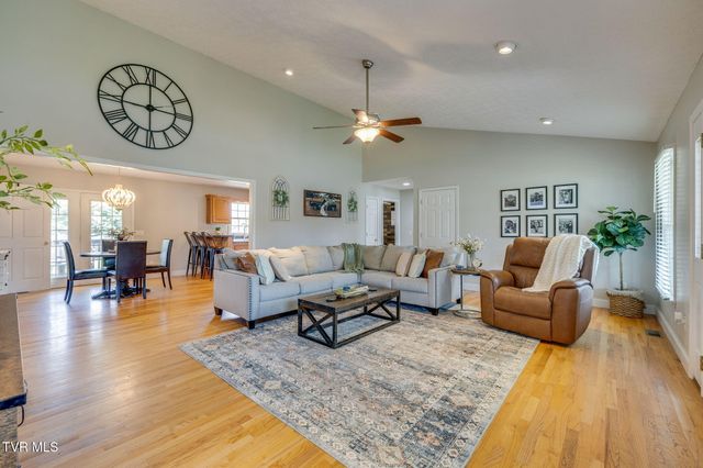 442 Grey Fox Drive, Church Hill, TN 37642