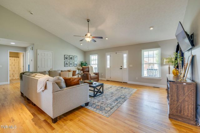 442 Grey Fox Drive, Church Hill, TN 37642