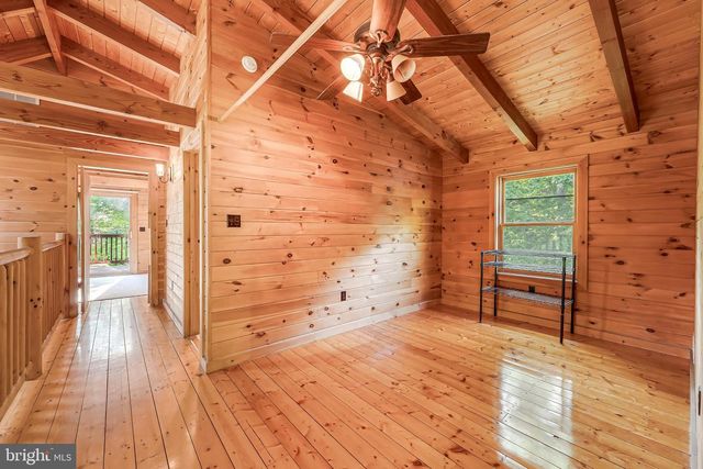872 BENCH LN, Bluemont, VA 20135