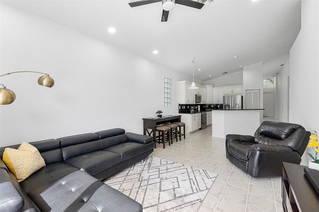 5385 NW 124th Way, Coral Springs, FL 33076
