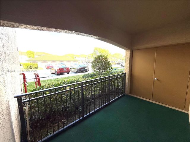 11630 SW 2nd St 17105, Pembroke Pines, FL 33025