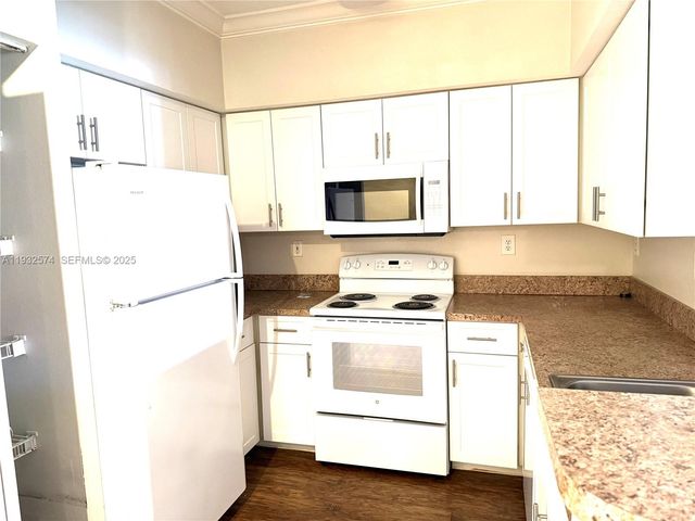 11630 SW 2nd St 17105, Pembroke Pines, FL 33025