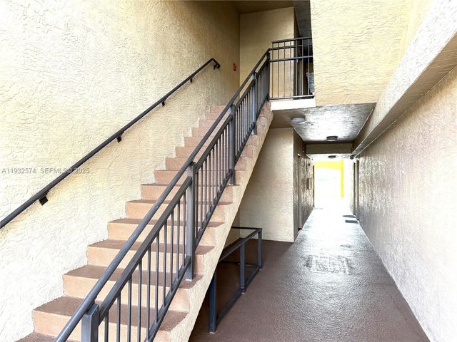 11630 SW 2nd St 17105, Pembroke Pines, FL 33025