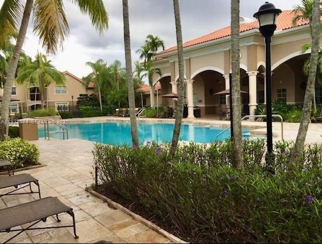 11630 SW 2nd St 17105, Pembroke Pines, FL 33025