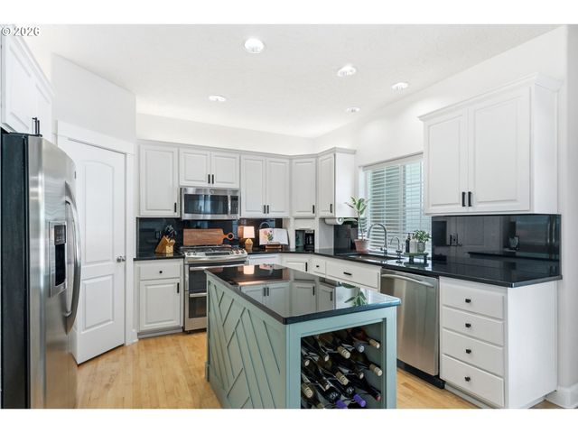 3465 BROOKVIEW Dr, Eugene, OR 97401