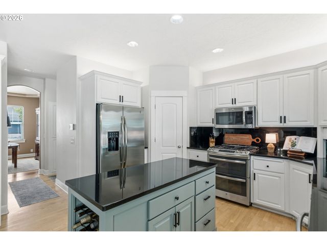 3465 BROOKVIEW Dr, Eugene, OR 97401