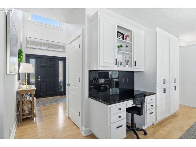 3465 BROOKVIEW Dr, Eugene, OR 97401