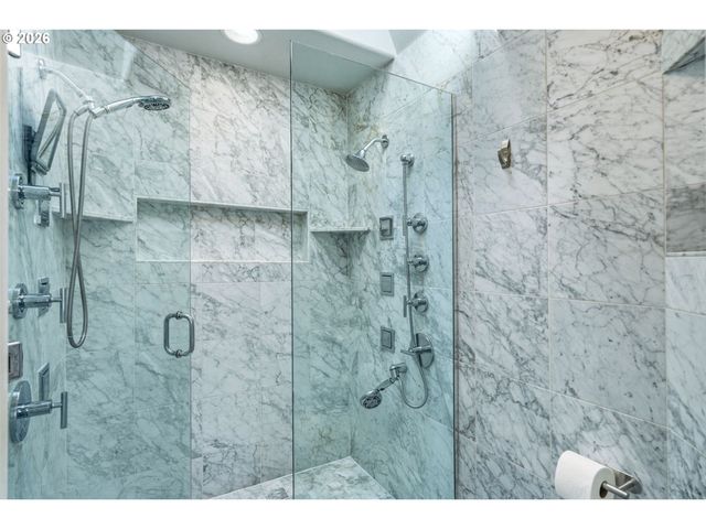 3465 BROOKVIEW Dr, Eugene, OR 97401