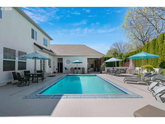 3465 BROOKVIEW Dr, Eugene, OR 97401