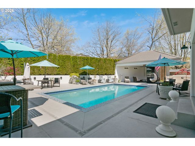 3465 BROOKVIEW Dr, Eugene, OR 97401