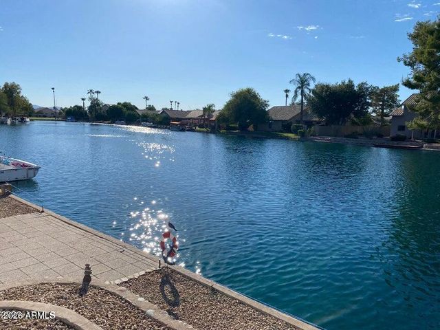 8972 W LISBON Lane, Peoria, AZ 85381