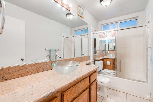 6000 California Spring Drive, Bakersfield, CA 93313