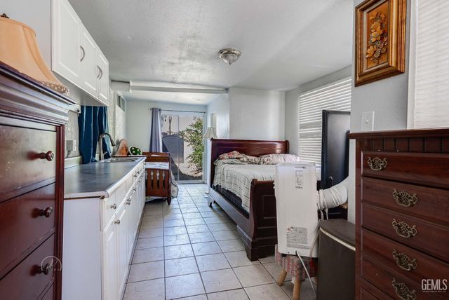 6000 California Spring Drive, Bakersfield, CA 93313