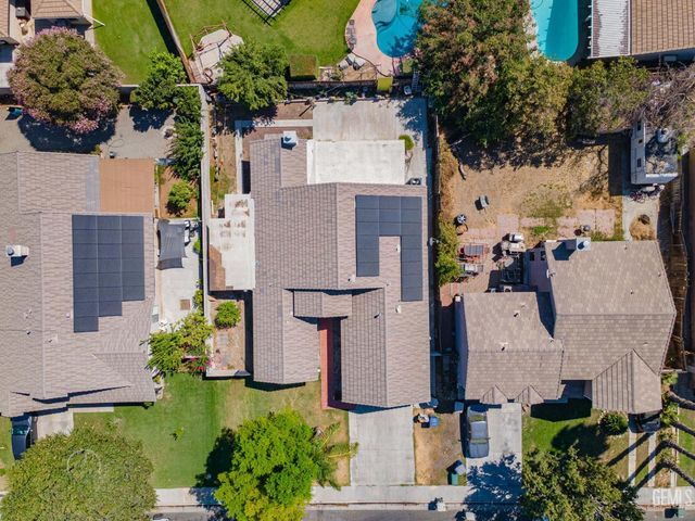 6000 California Spring Drive, Bakersfield, CA 93313