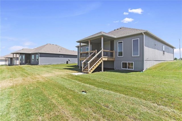 11456 N Auburndale Circle, Kansas City, MO 64157