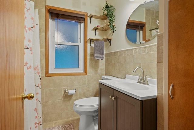 1650 Mayfield Lane, Madison, WI 53704