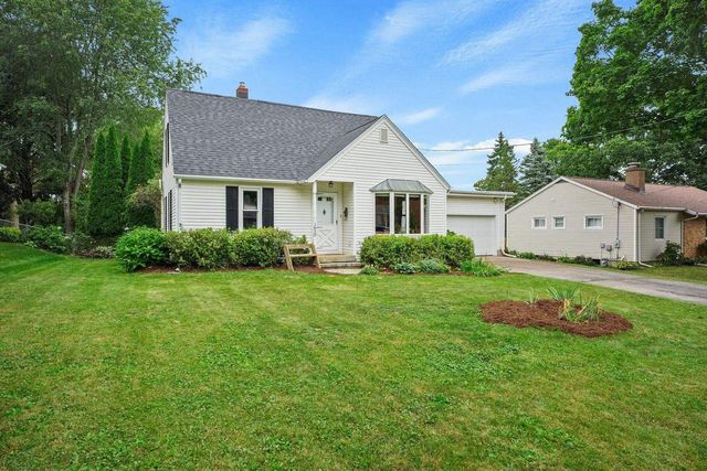 1650 Mayfield Lane, Madison, WI 53704