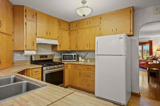 1650 Mayfield Lane, Madison, WI 53704