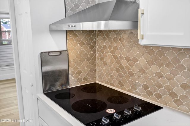 5202 Chasewood Pl, Louisville, KY 40229